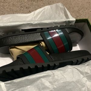 Brand new never worn gucci slides (2017 edition)